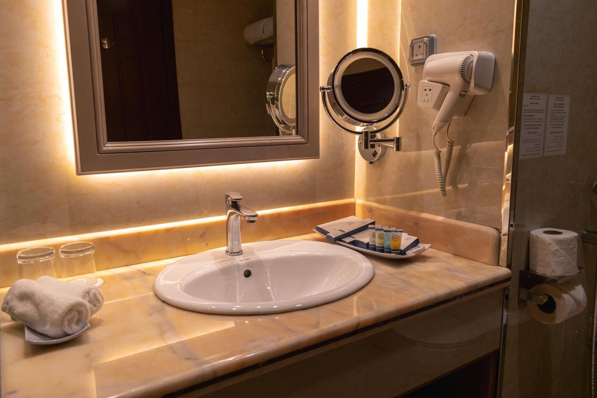 Best Western Plus Jeddah Hotel Madinah Road Luaran gambar